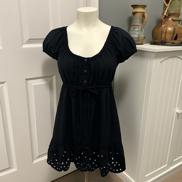 DKNY Cotton Eyelet Dress π| Easy Breezy Style for Summer ποΈπ²β#EffortlessChic - Picture 3 of 13